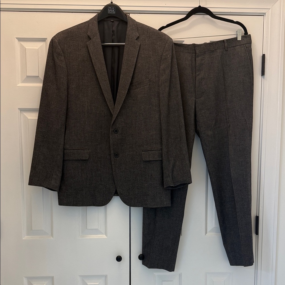 JOS. A. BANK 1905 Tailored Fit Charcoal Suit 46R/40W